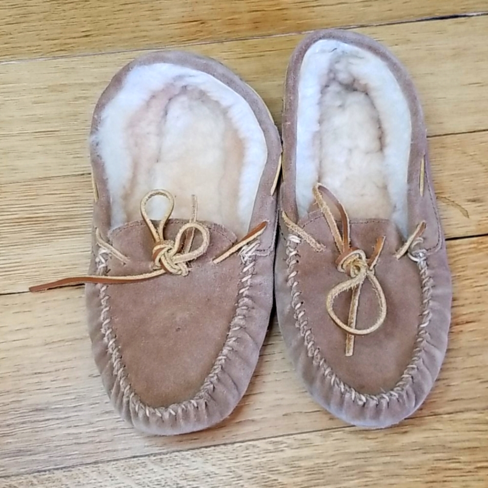 Minnetonka slippers leather